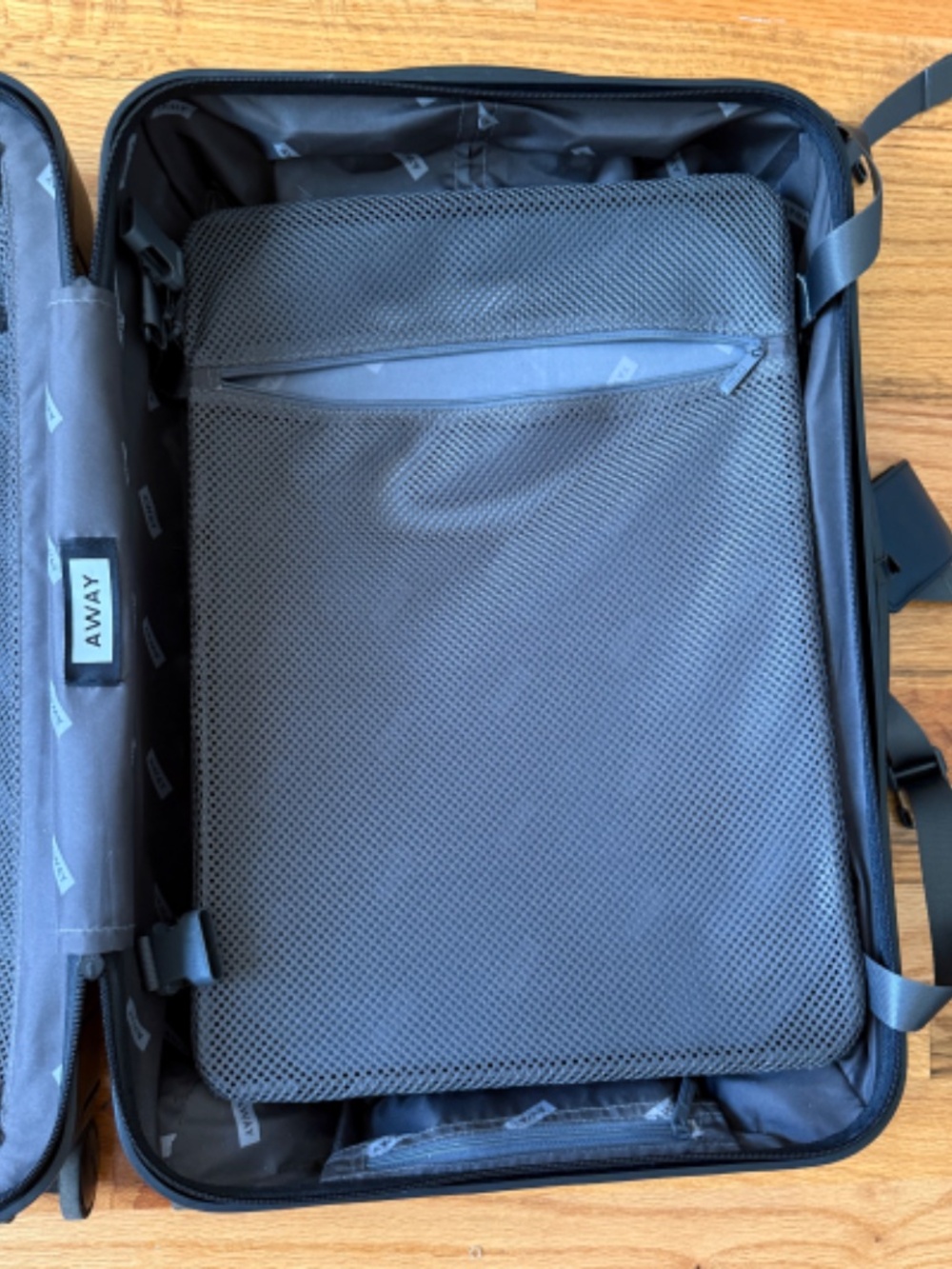 Away The Bigger Carry on Luggage - Picture 6 of 14